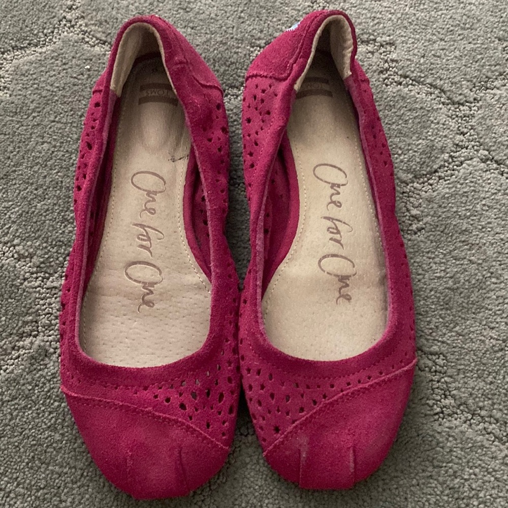 Toms Fuchsia Flats Size 6